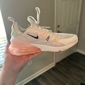 Nike women 270’s 9.5